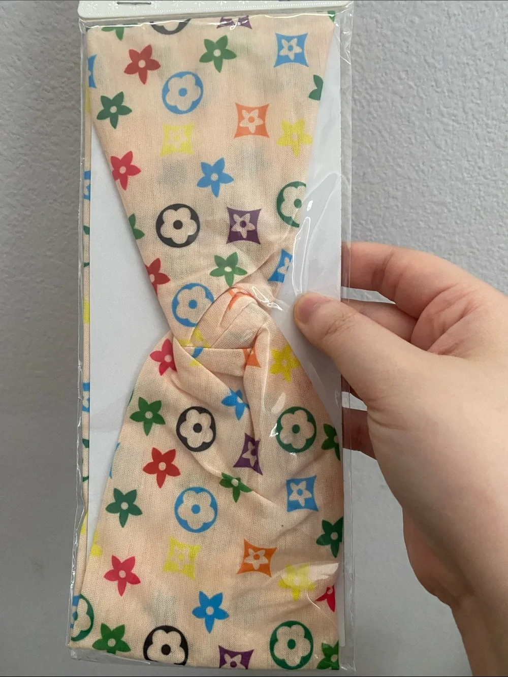 Accessory beige knot